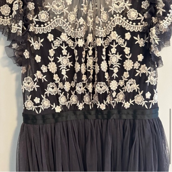 🖤🖤Needle & Thread Black Tulle Embroidered Dress🖤🖤 - Picture 3 of 9